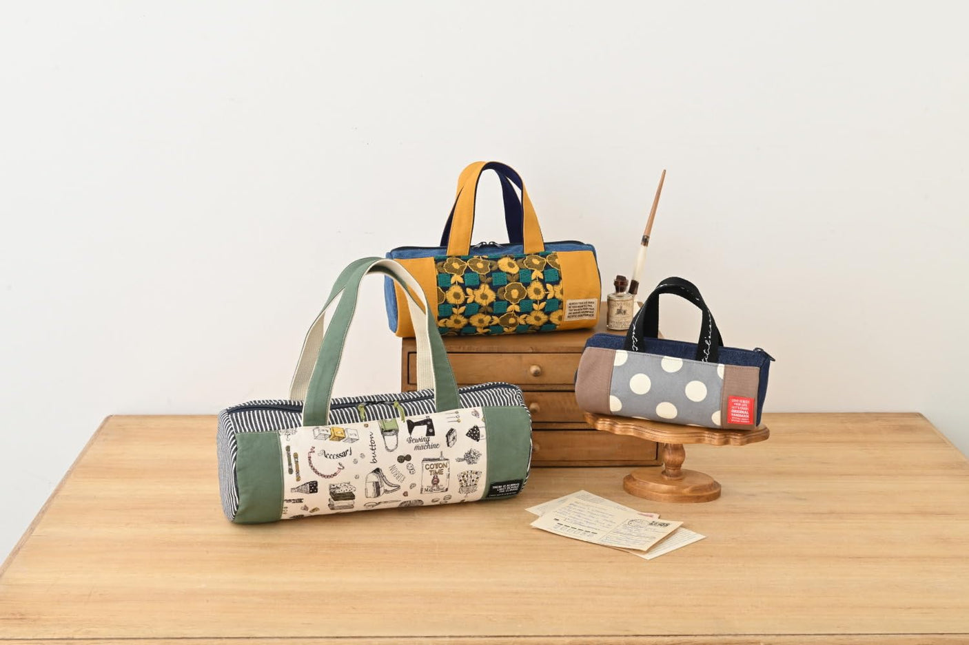 Commercially OK! Fabric accessories are three times cuter when made in large, medium and small sizes: Make three with one recipe! - Japanese Craft Book