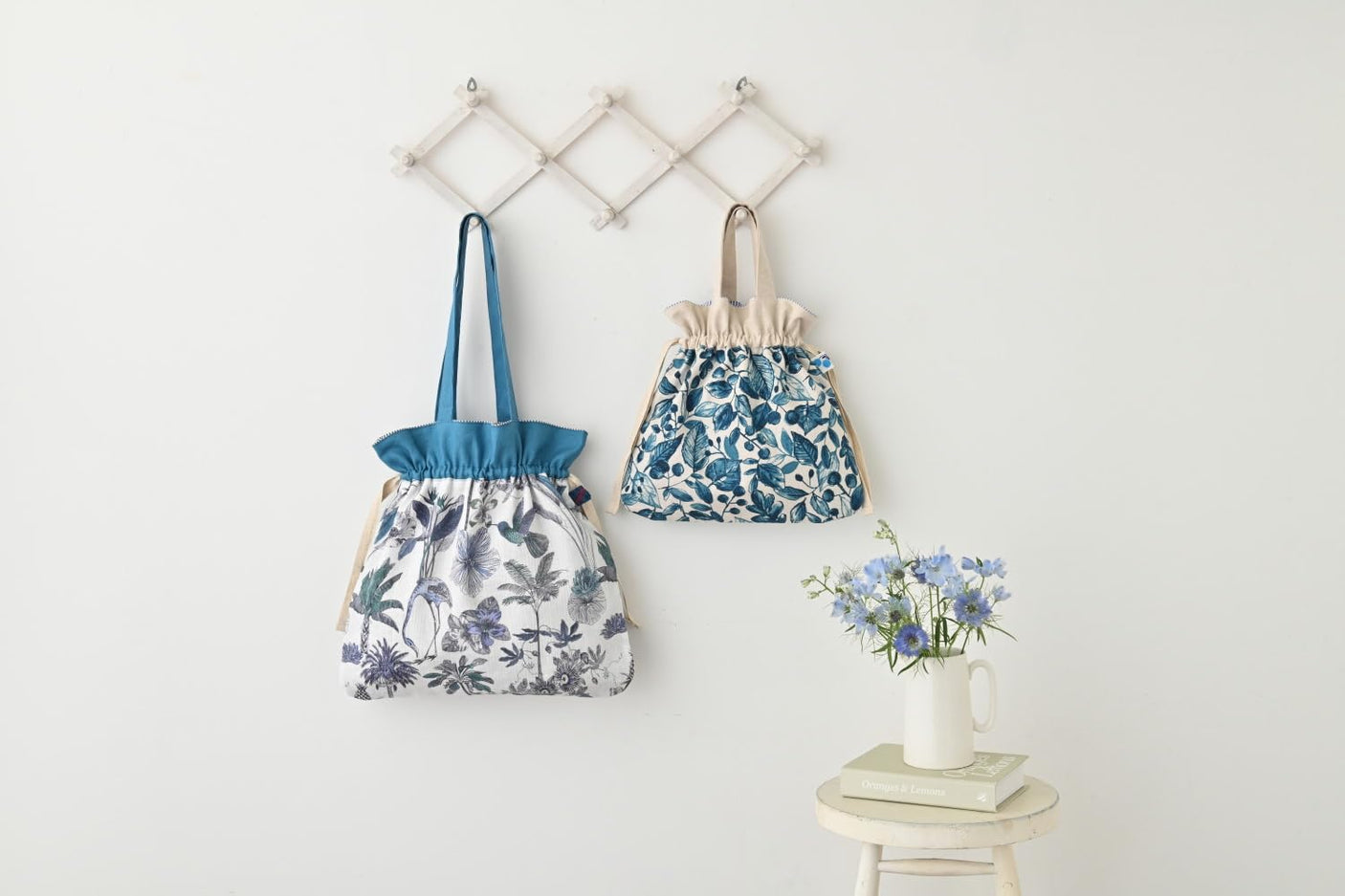 Commercially OK! Fabric accessories are three times cuter when made in large, medium and small sizes: Make three with one recipe! - Japanese Craft Book