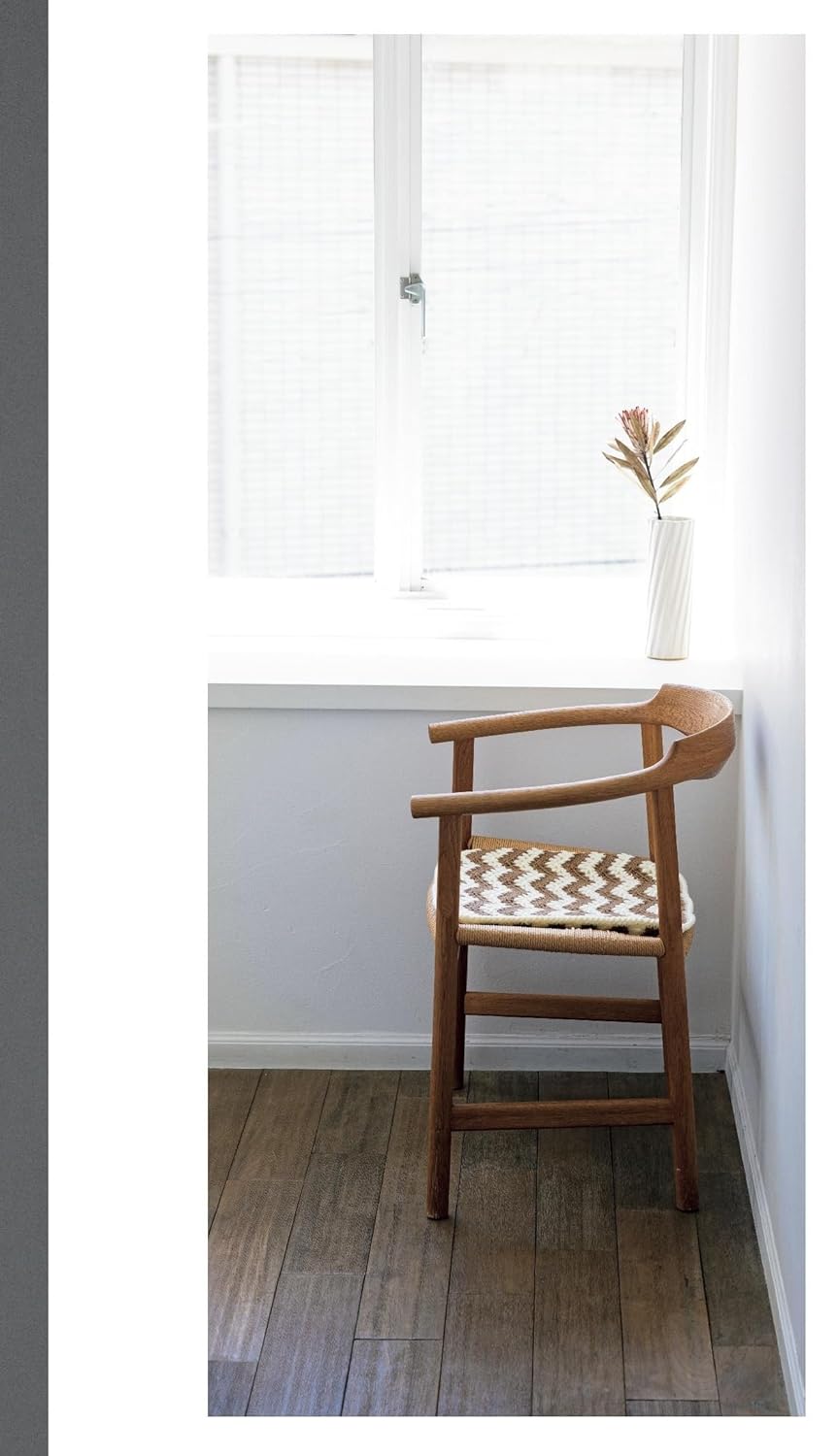 A simple and stylish hand-knitted zabuton that matches your room. - Japanese Craft Book