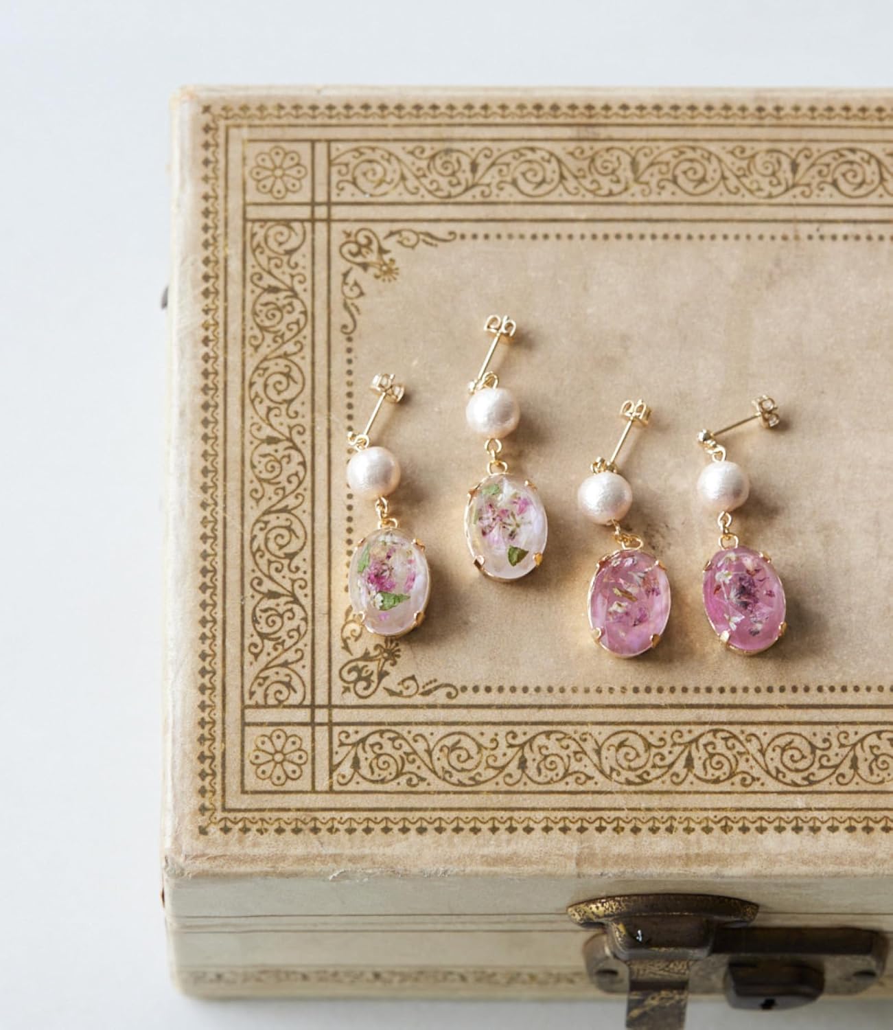 Resin Accessories School: Learn the Basics Japanese Craft Book