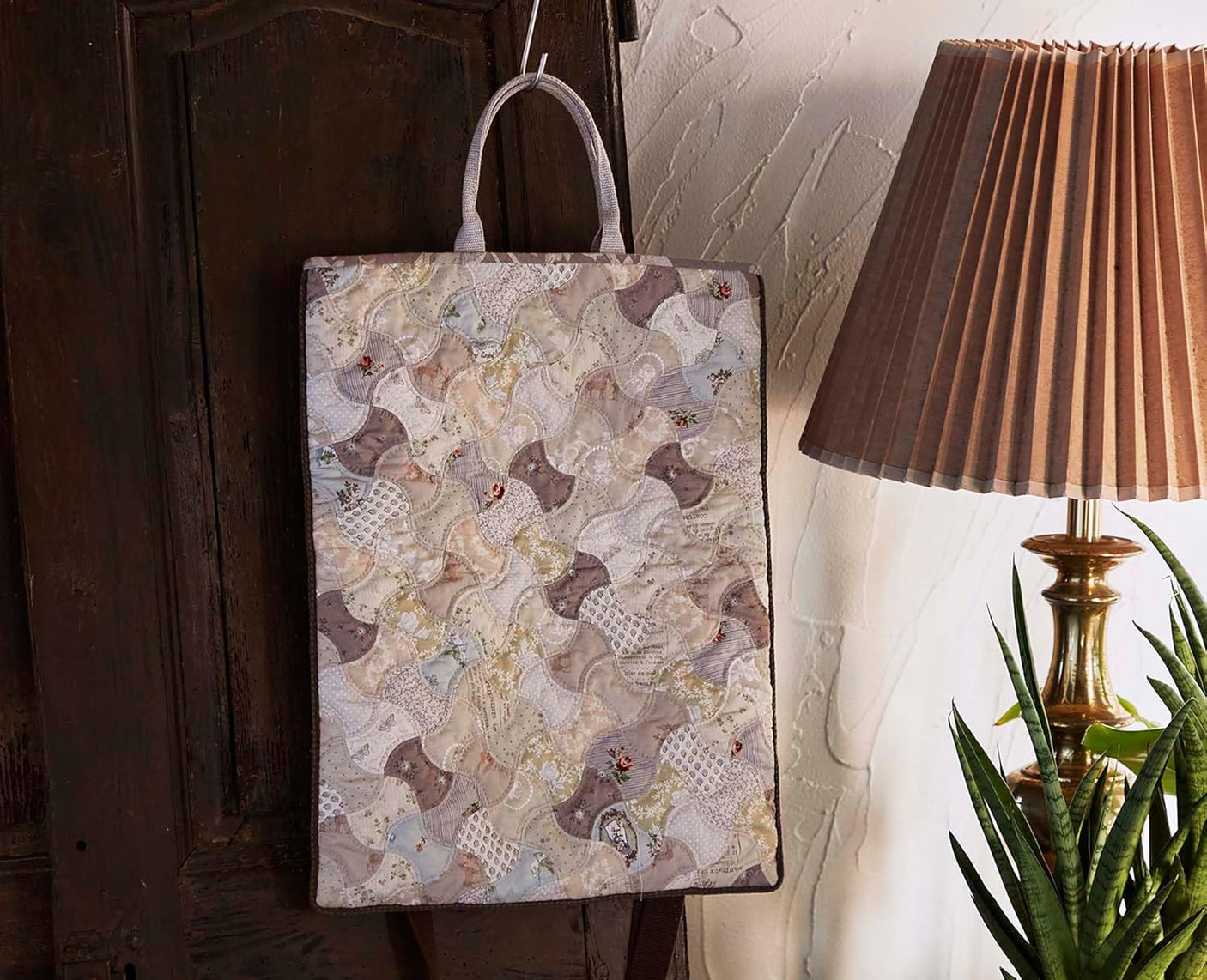 Sanae Kono's daily quilts and bags for enjoying your 70s Japanese Craft Book