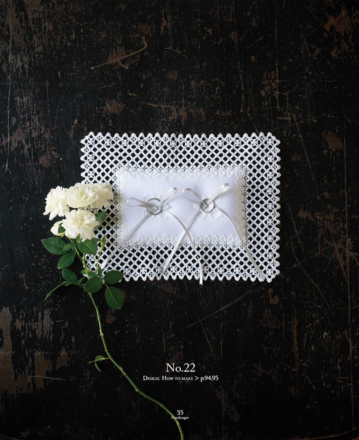 Pull out the threads and sew: New edition of Hardanger embroidery Futaba Misono - Japanese Craft Book