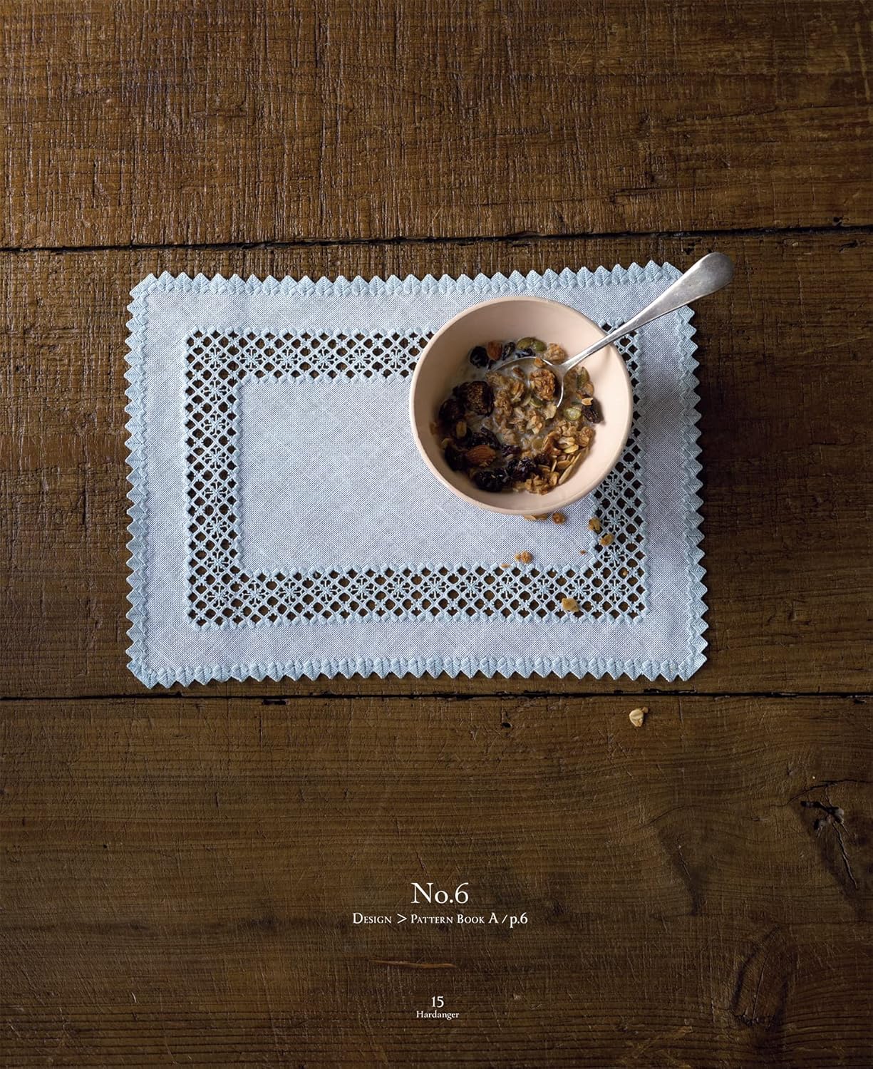 Pull out the threads and sew: New edition of Hardanger embroidery Futaba Misono - Japanese Craft Book