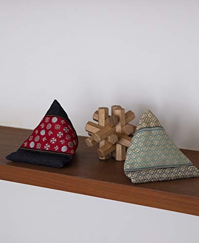 Small tatami-edged items decorated with patterns Japanese Craft Book