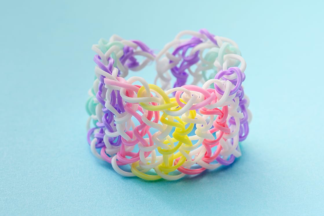 Rainbow Loom Dream-colored accessory kit made with rubber bands Japanese Craft Book