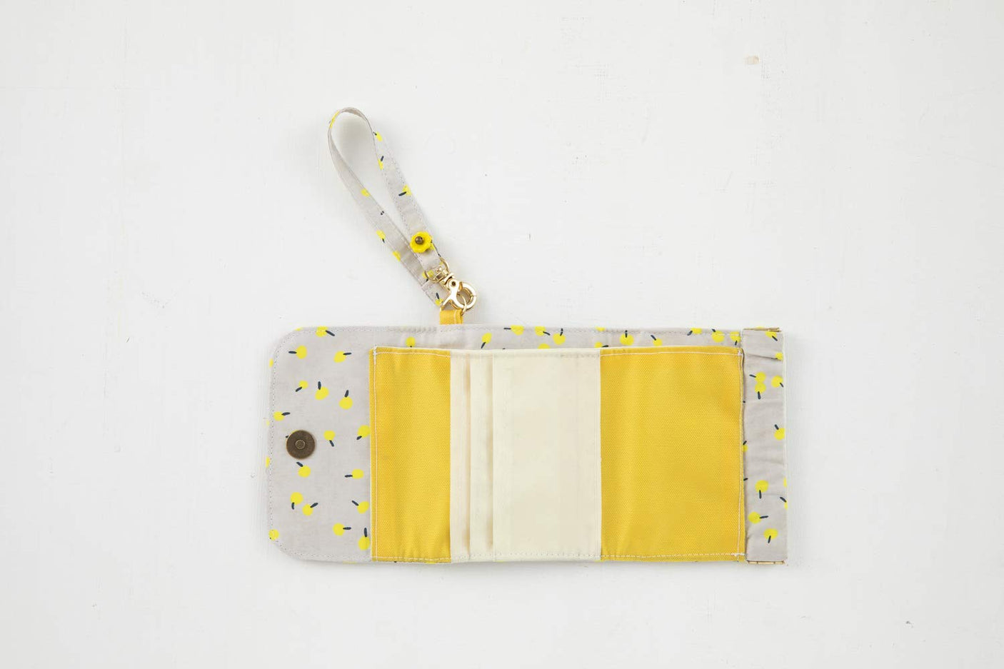 Cute wallets made from cloth, from mini wallets to shoulder wallets Japanese Craft Book