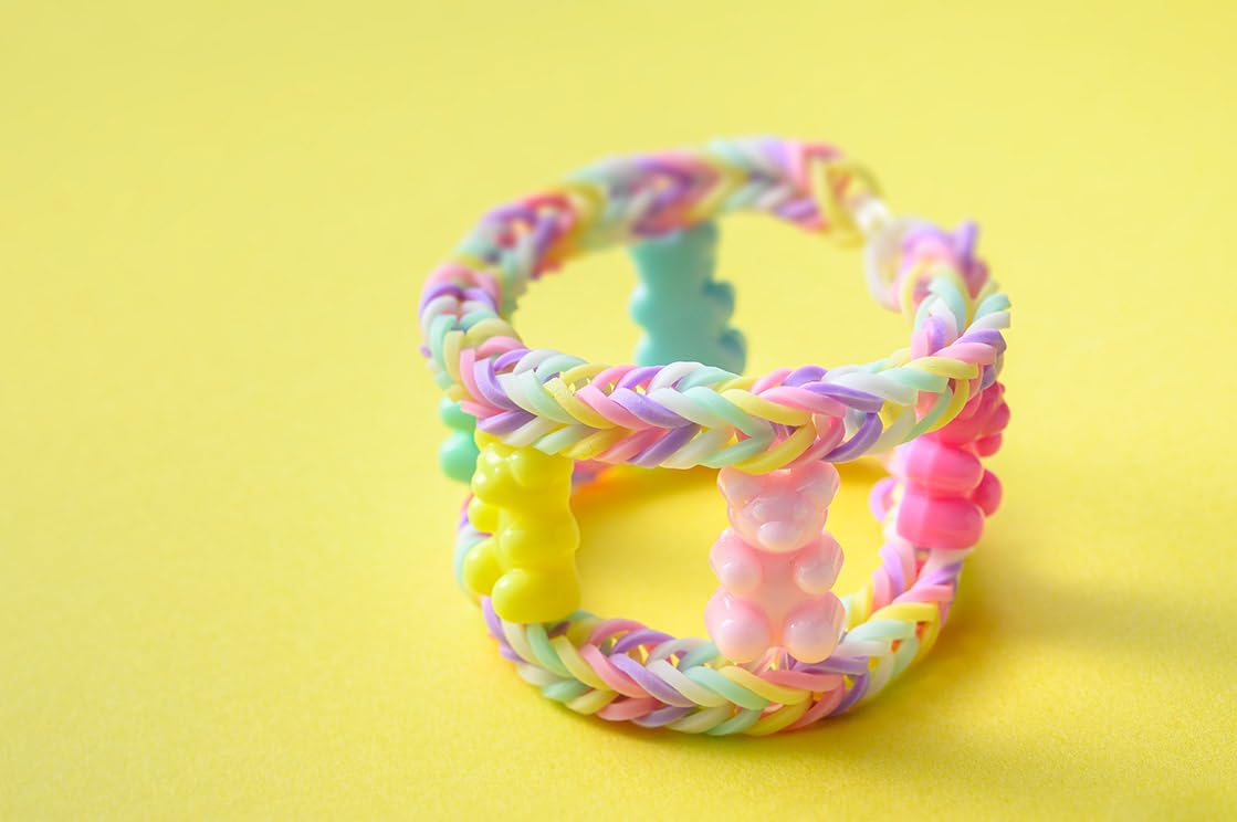 Rainbow Loom Dream-colored accessory kit made with rubber bands Japanese Craft Book