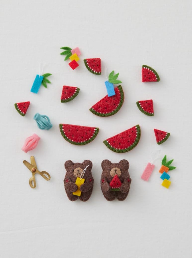 Enjoy the seasons with these cute felt mascots - Japanese Craft Book