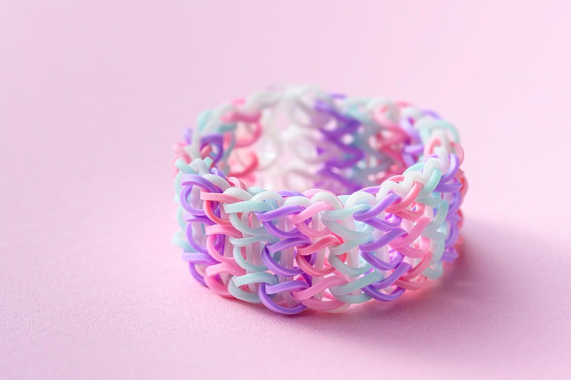 Rainbow Loom Dream-colored accessory kit made with rubber bands Japanese Craft Book