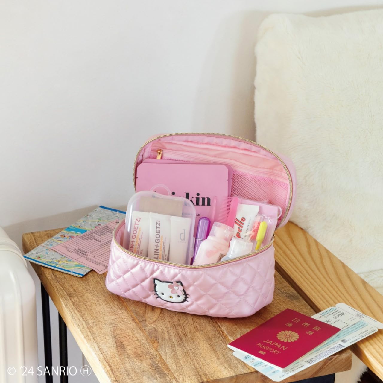 HELLO KITTY 50th ANNIVERSARY SPECIAL BOOK quilt pouch ver