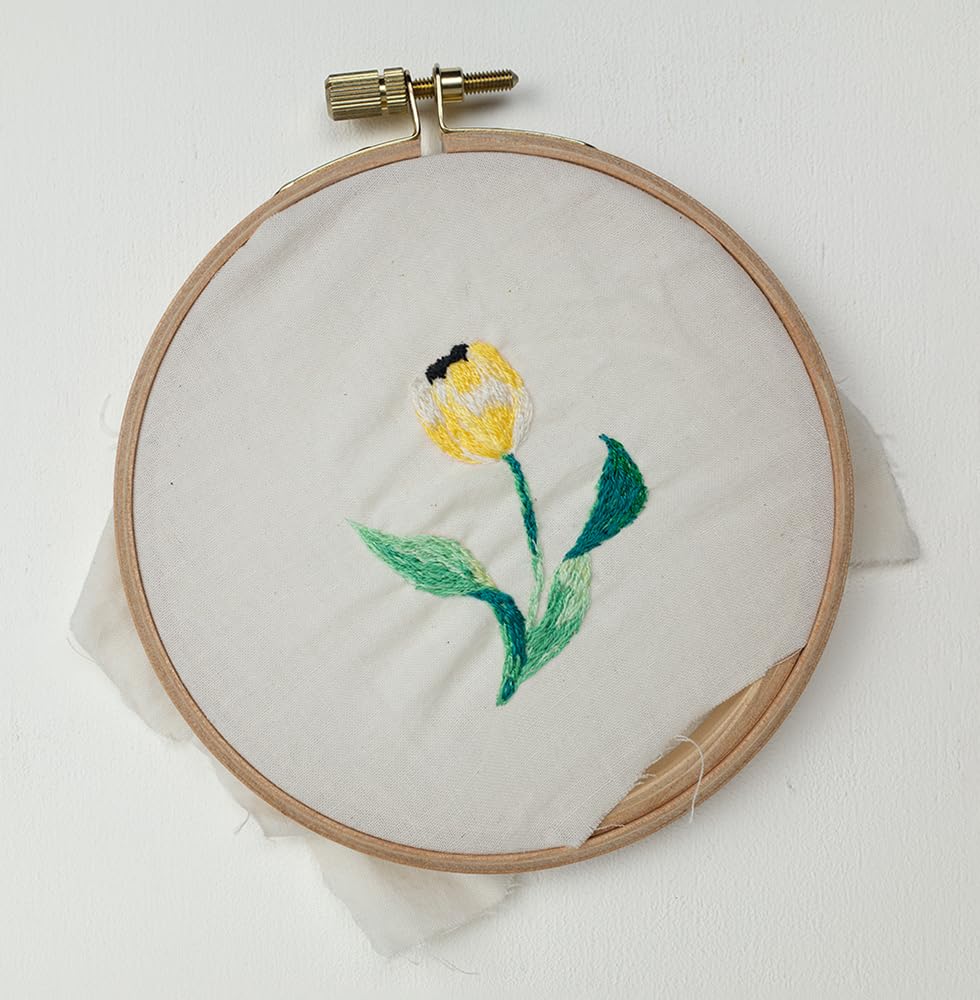 Botanical embroidery and darning: Enjoy hand repairs with patterns and techniques - Japanese Craft Book