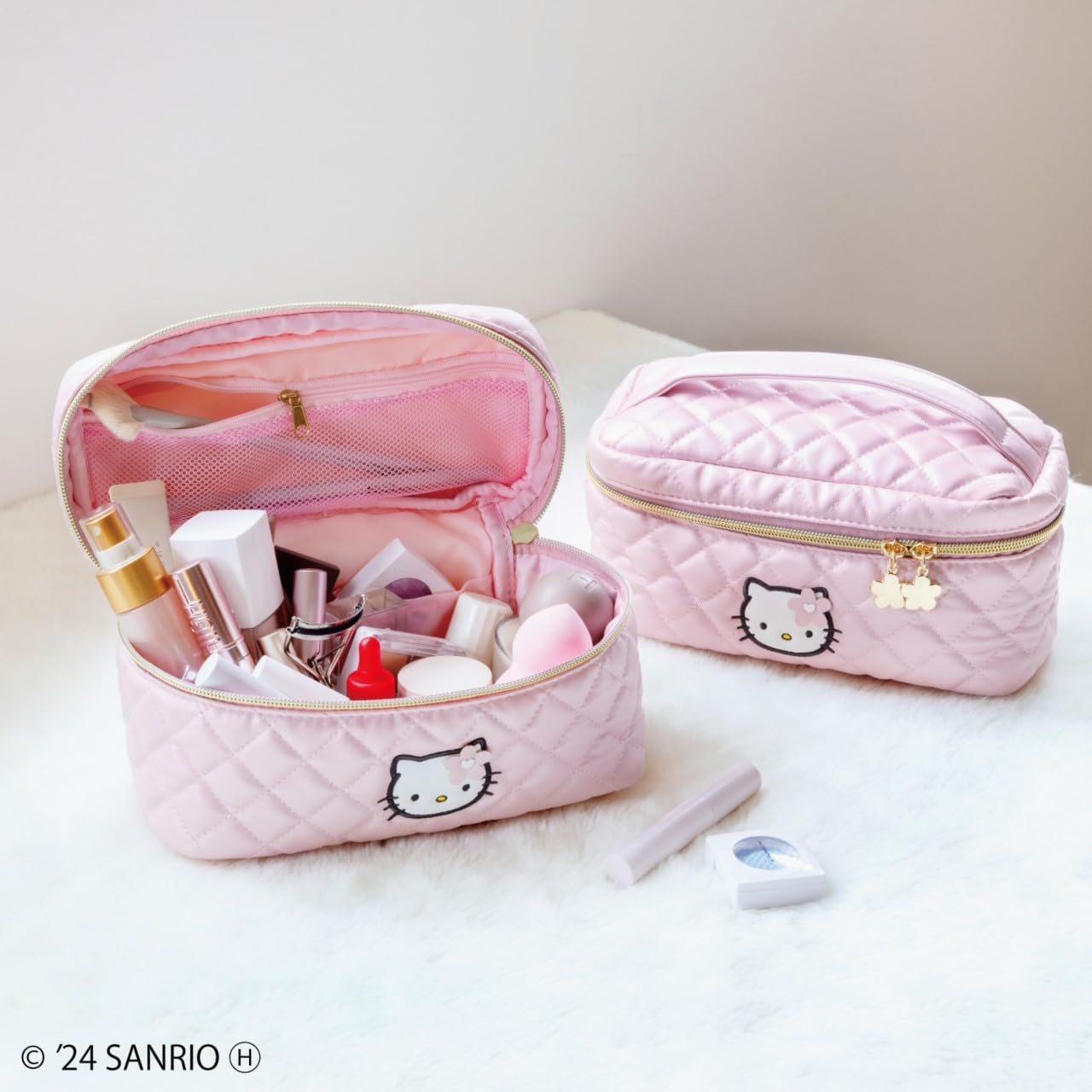 HELLO KITTY 50th ANNIVERSARY SPECIAL BOOK quilt pouch ver