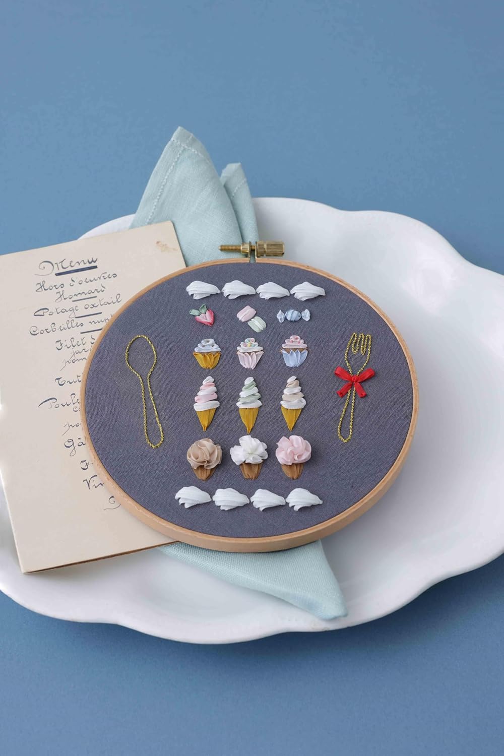 洋書 ILK RIBBON EMBROIDERY Extremely cute ribbon embroidery - Japanese Craft Book – Japanese
