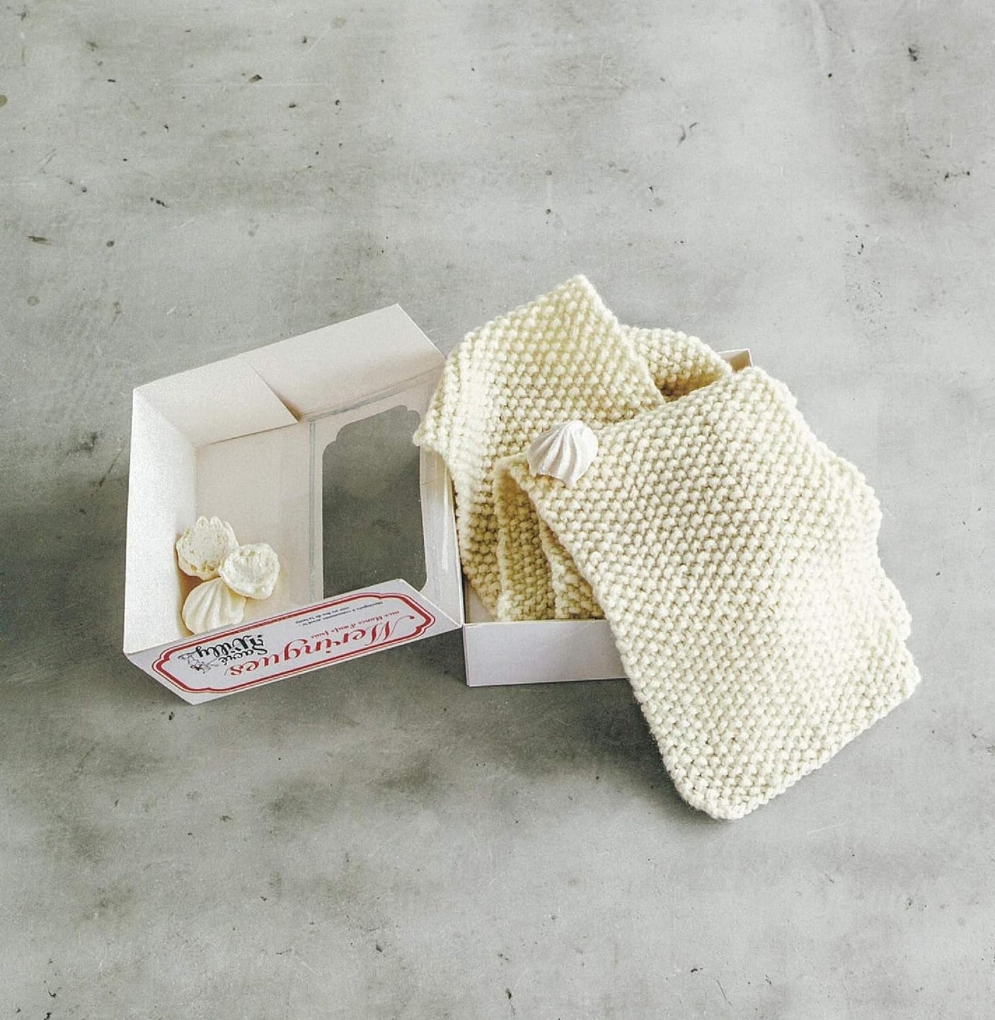 Asahi Shimbun Publishing Easy knitted items with stick needles Japanese Craft Book