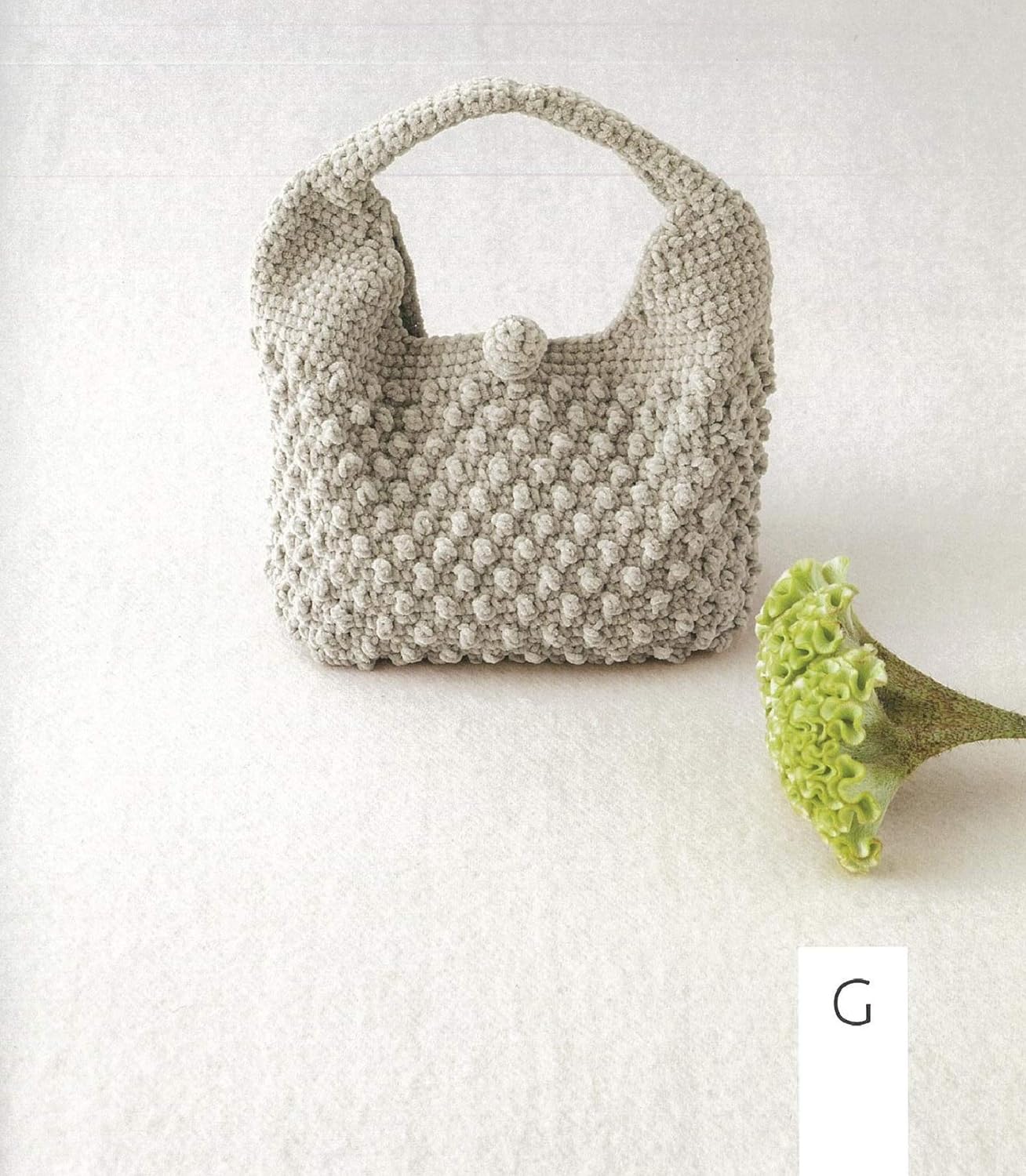 A book about bags you want to knit in winter: stick needle knitting and crochet - Japanese Craft Book